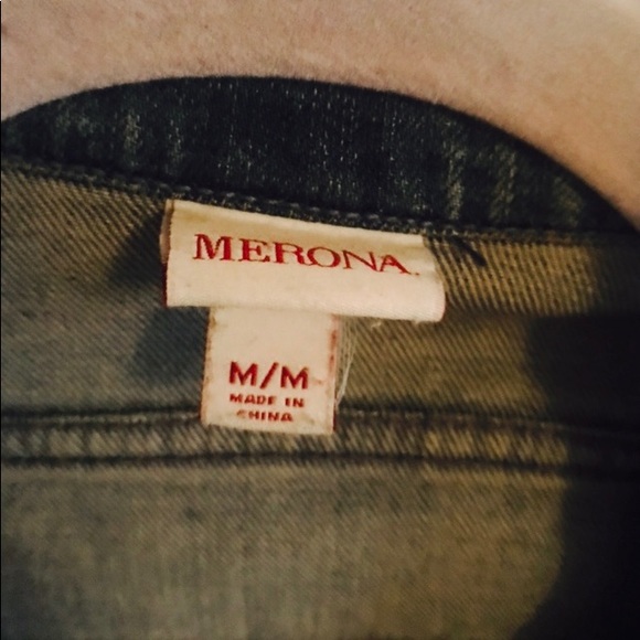 Jean jacket gently worn. Perfect fit over any top - Picture 3 of 3